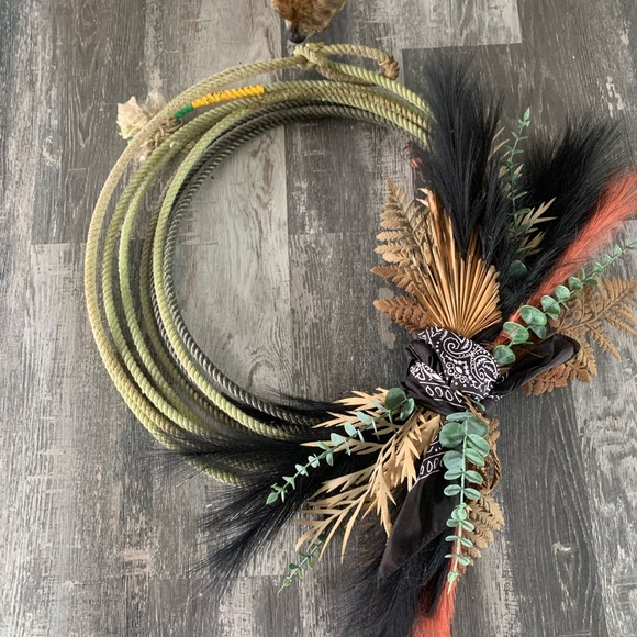 Handmade Rope Wreath - Picture 2 of 2